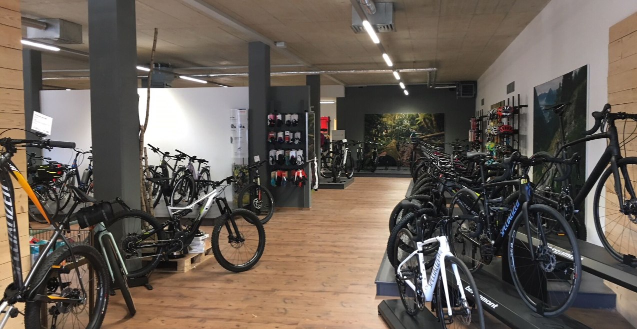 Räder bei Zweirad Schröck Ampfing, © Zweirad Schröck Ampfing Räder bei Zweirad Schröck Ampfing, © Zweirad Schröck Ampfing