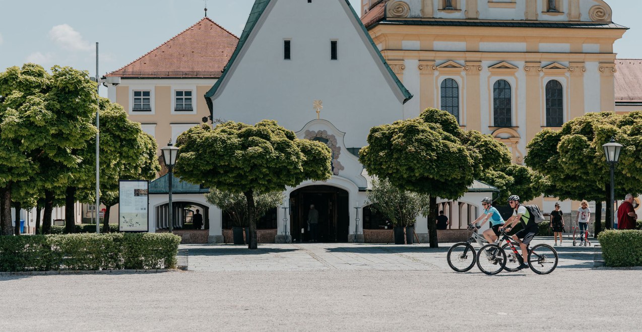 Kapellplatz Altötting, © Inn-Salzach Tourismus Kapellplatz Altötting, © Inn-Salzach Tourismus