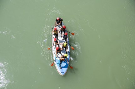 Gruppentour auf dem Riesen-SUP für 8 Personen, © Inn-Salzach Tourismus Gruppentour auf dem Riesen-SUP für 8 Personen, © Inn-Salzach Tourismus
