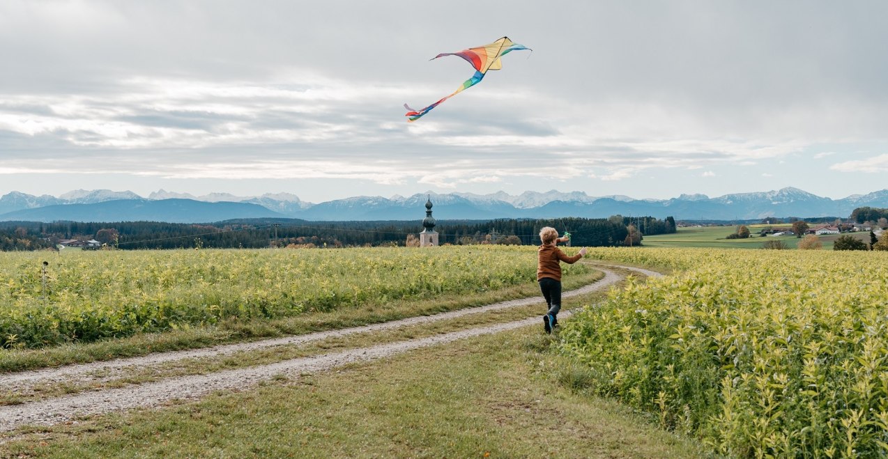 Rainbichl Tyrlaching Drachen steigen lassen, © Inn-Salzach Tourismus Rainbichl Tyrlaching Drachen steigen lassen, © Inn-Salzach Tourismus