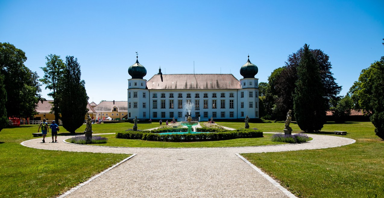 Schloss Tüßling mit Gartenanlage, © David-Pierce Brill Schloss Tüßling mit Gartenanlage, © David-Pierce Brill