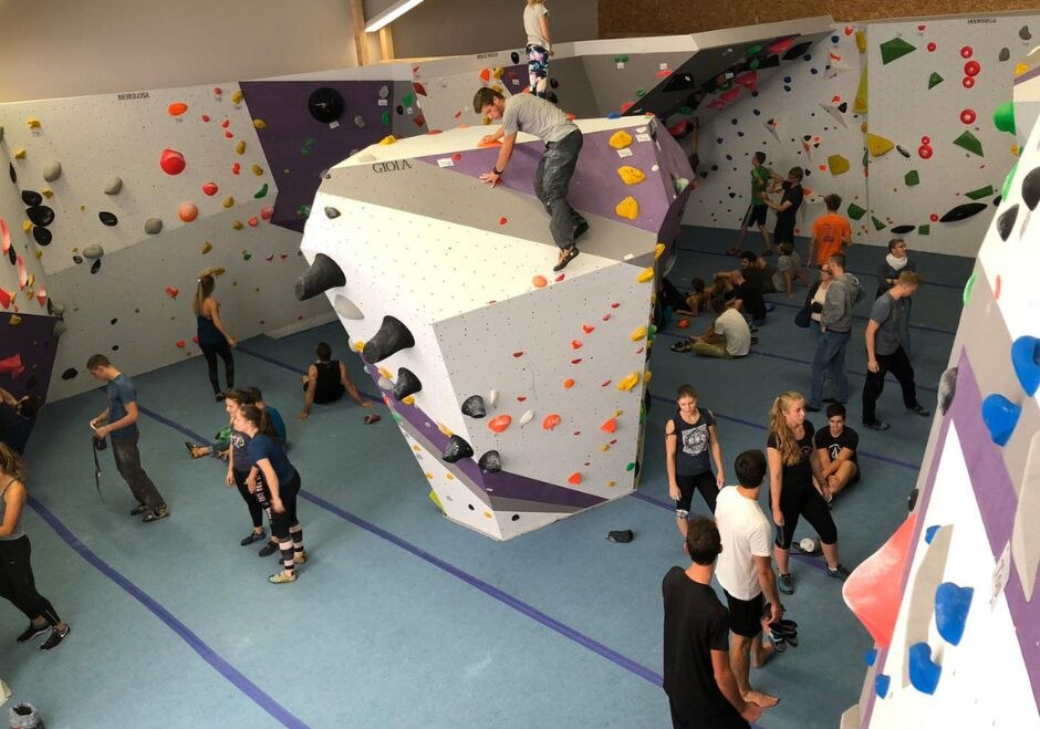 Blick von Oben auf die Boulderhalle, © LaVita Blick von Oben auf die Boulderhalle, © LaVita
