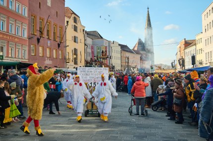 Faschingsgruppe Neuötting Gaudiwurm, © Inn-Salzach Tourismus Faschingsgruppe Neuötting Gaudiwurm, © Inn-Salzach Tourismus