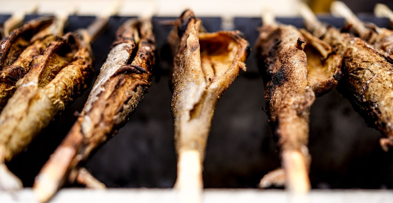 Steckerlfisch auf dem Grill, © Inn-Salzach Tourismus Steckerlfisch auf dem Grill, © Inn-Salzach Tourismus