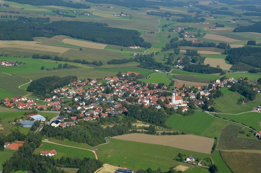 Luftaufnahme von Oberbergkirchen, Landkreis Mühldorf a. Inn, © Gemeinde Oberbergkirchen Luftaufnahme von Oberbergkirchen, Landkreis Mühldorf a. Inn, © Gemeinde Oberbergkirchen