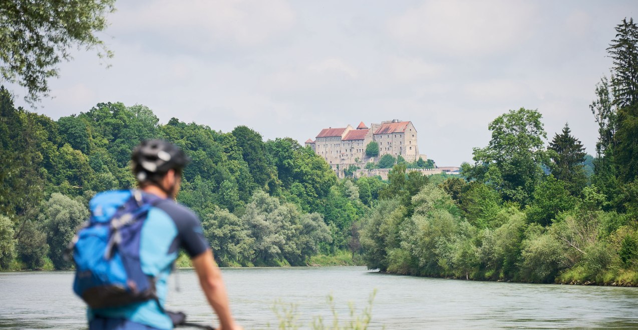 Radfahren an der Salzach, © Burghauser Touristik Radfahren an der Salzach, © Burghauser Touristik