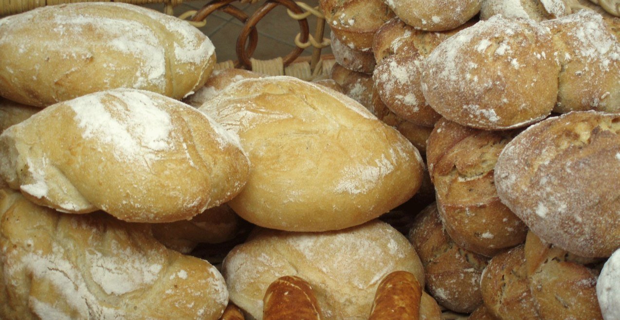 Brotsortiment Hofbäckerei Breiteneicher, © Hofbäckerei Breiteneicher Brotsortiment Hofbäckerei Breiteneicher, © Hofbäckerei Breiteneicher