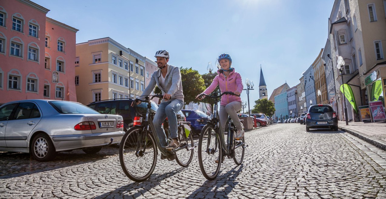 Radfahrer in Mühldorf a. Inn, © Inn-Salzach Tourismus, Adrian Greiter Radfahrer in Mühldorf a. Inn, © Inn-Salzach Tourismus, Adrian Greiter