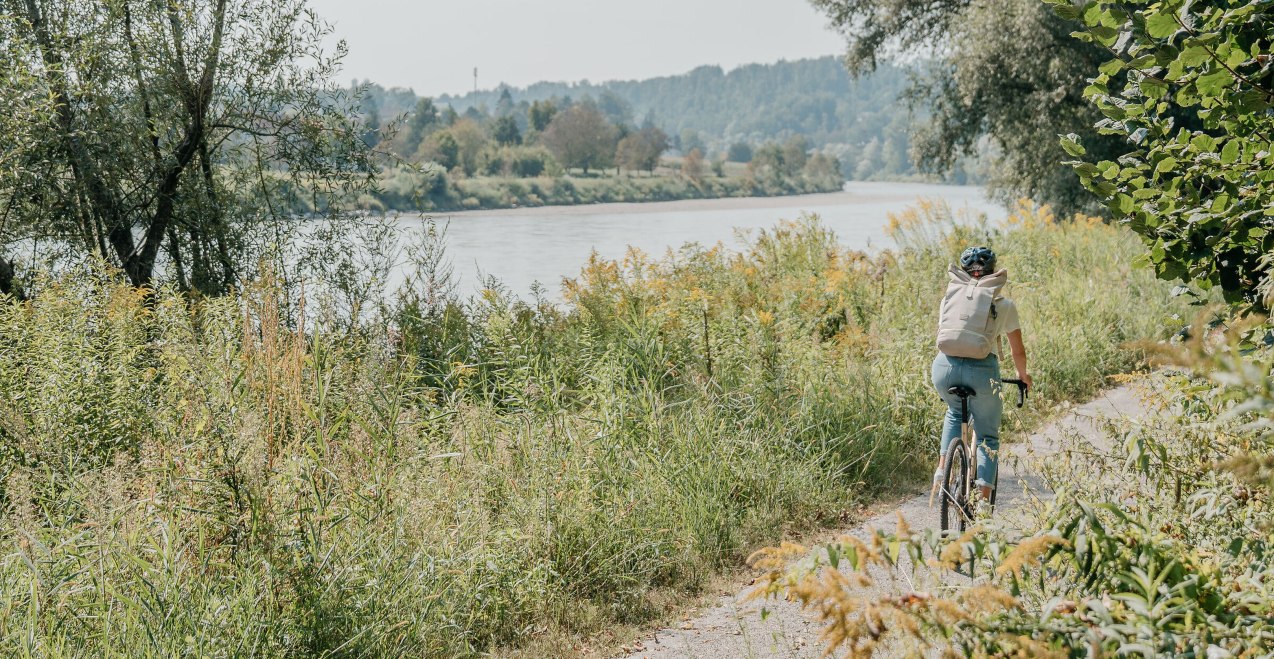 Salzach Radweg Radfahrer, © Inn-Salzach Tourismus Salzach Radweg Radfahrer, © Inn-Salzach Tourismus