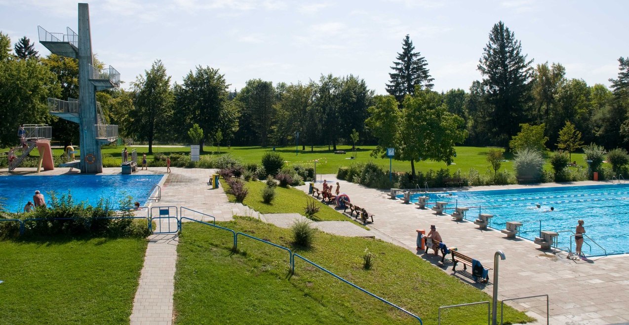 Freibad Garching a. d. Alz, © Landratsamt Altötting Freibad Garching a. d. Alz, © Landratsamt Altötting