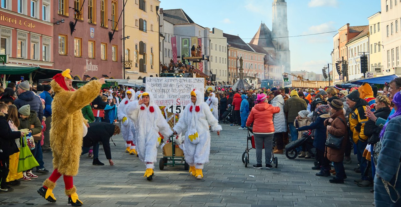 Faschingsgruppe Neuötting Gaudiwurm, © Inn-Salzach Tourismus Faschingsgruppe Neuötting Gaudiwurm, © Inn-Salzach Tourismus