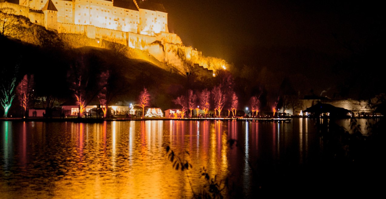 Erleuchteter Wöhrsee mit zahlreichen Liachterl, © Inn-Salzach Tourismus Erleuchteter Wöhrsee mit zahlreichen Liachterl, © Inn-Salzach Tourismus