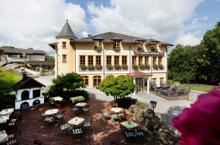 Gasthof Schwarz bei Mehring - mit Biergarten und E-Bike-Ladestation, © Gasthof Schwarz