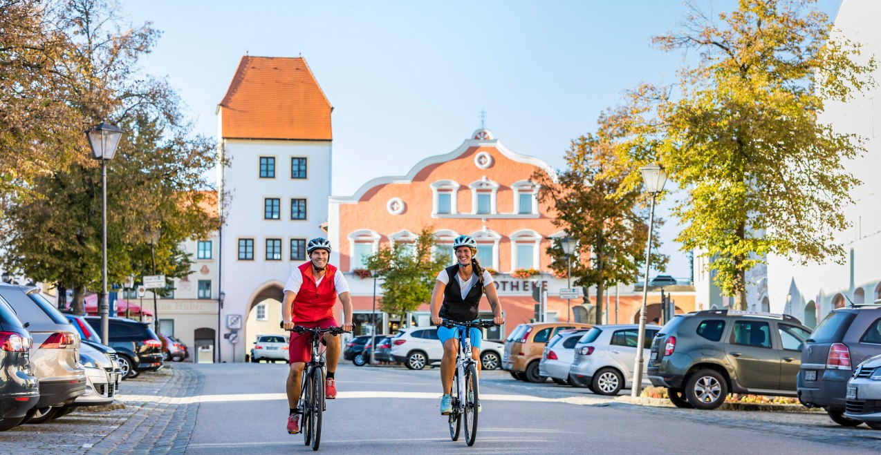 Radfahrer in Neumarkt-St. Veit, © Inn-Salzach Tourismus Radfahrer in Neumarkt-St. Veit, © Inn-Salzach Tourismus