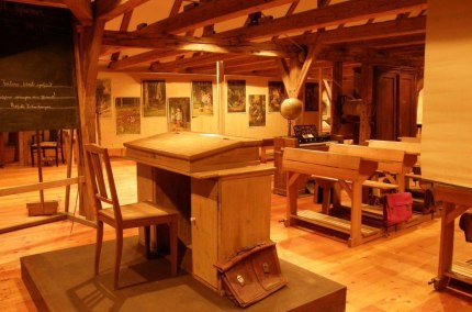 Schulmuseum Neumarkt-St. Veit im Rathaus, © Verwaltungsgemeinschaft Neumarkt-St. Veit Schulmuseum Neumarkt-St. Veit im Rathaus, © Verwaltungsgemeinschaft Neumarkt-St. Veit