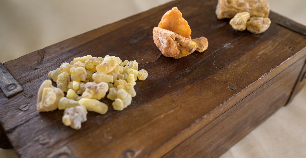 Olibanum wie Weihrauch auch genannt wird, unterscheidet sich je nach Erntegrad und Herkunft Olibanum wie Weihrauch auch genannt wird, unterscheidet sich je nach Erntegrad und Herkunft