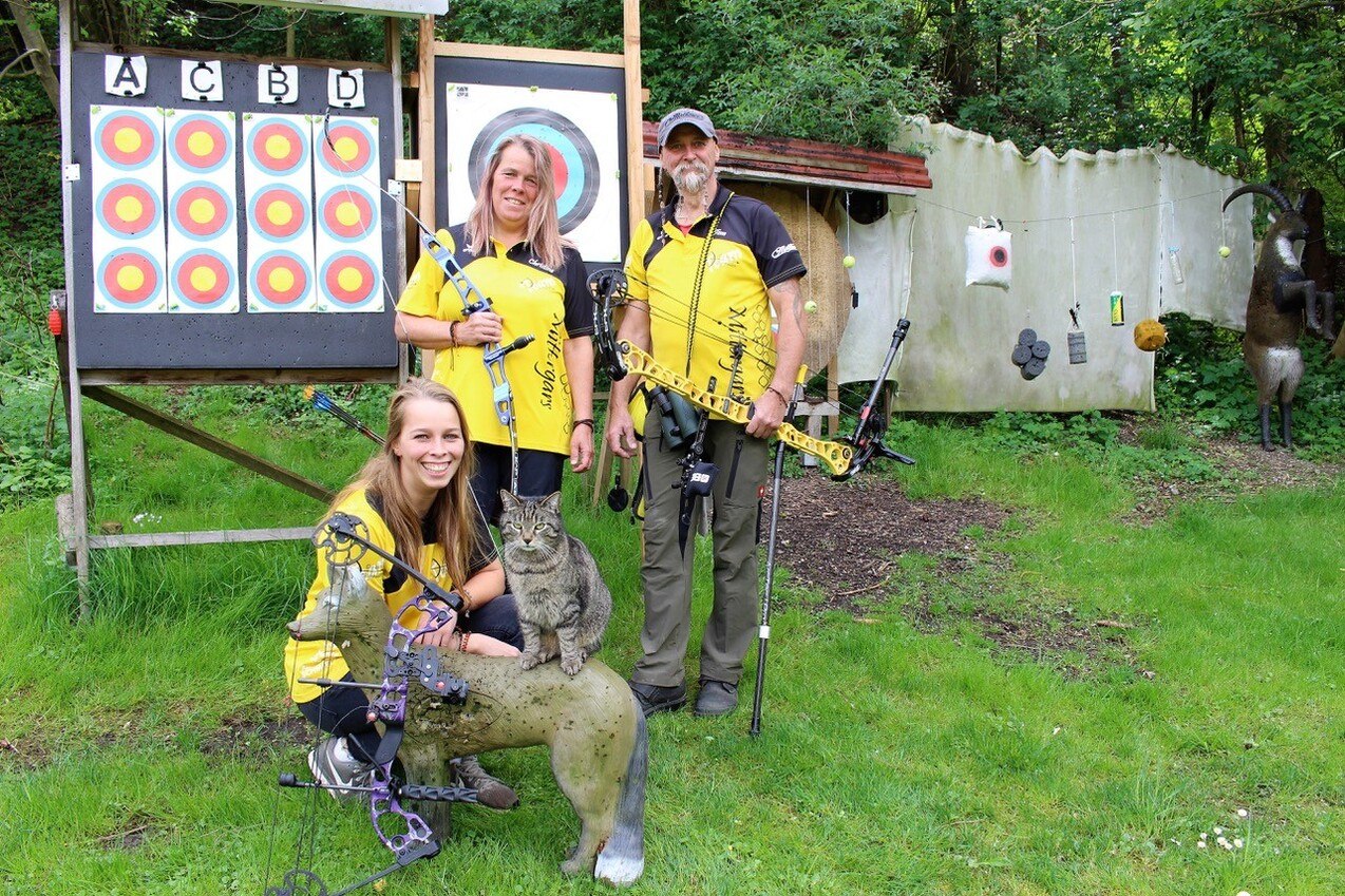 Team des kleinen Bogenladens, © Kleiner Bogenladen Team des kleinen Bogenladens, © Kleiner Bogenladen