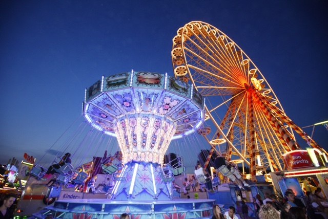 Fahrgeschäfte auf dem Mühldorfer Volksfest, © Heiner Heine Fahrgeschäfte auf dem Mühldorfer Volksfest, © Heiner Heine