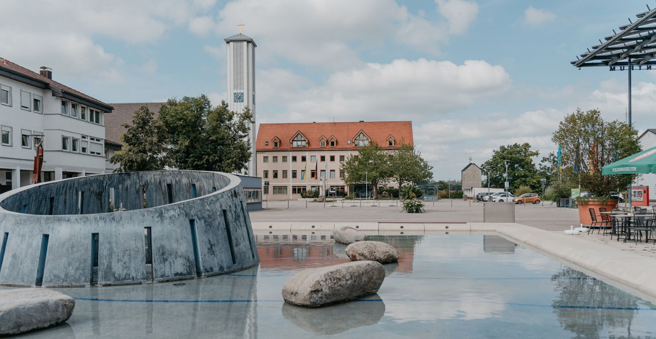 Rathaus Burgkirchen a. d. Alz mit Wasserplatz, © Inn-Salzach Tourismus Rathaus Burgkirchen a. d. Alz mit Wasserplatz, © Inn-Salzach Tourismus