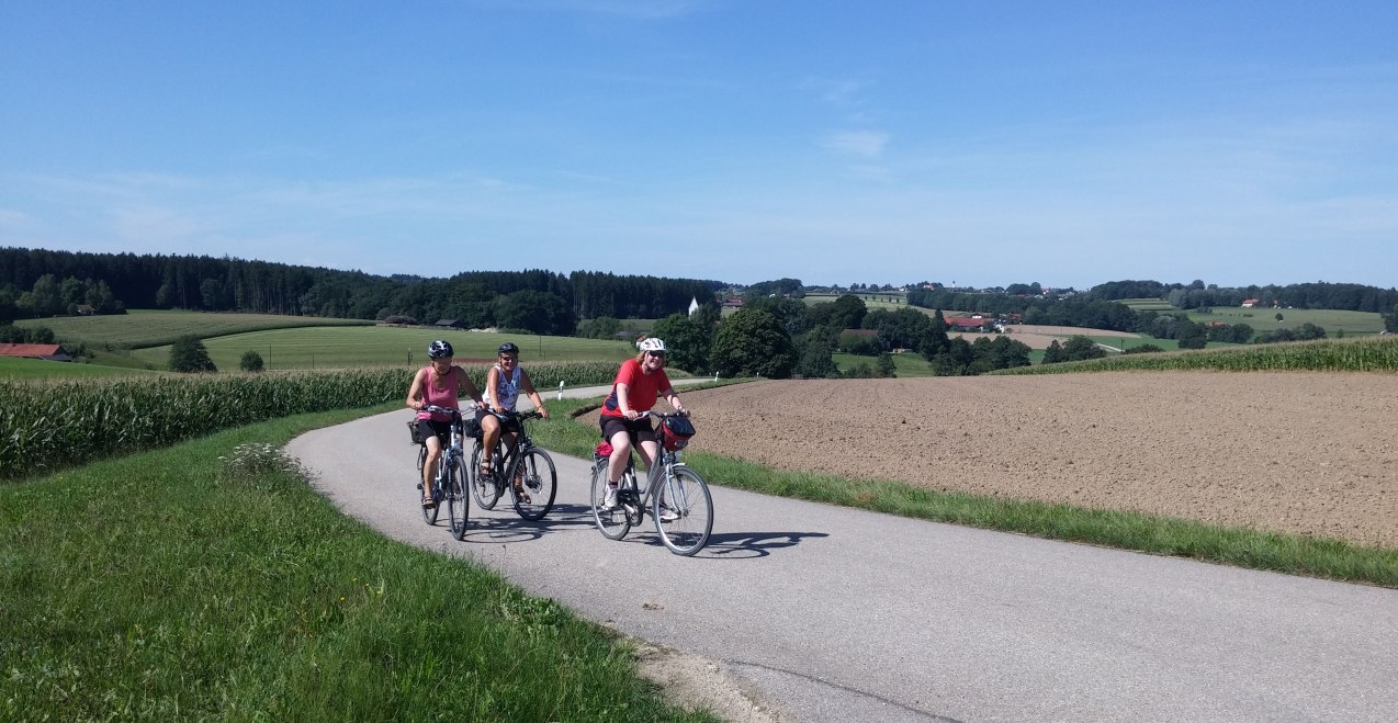 Radfahrer auf dem Maitenbether Kleeblatt, © Hans Schmidt Radfahrer auf dem Maitenbether Kleeblatt, © Hans Schmidt