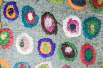 Gefilztes Tuch, © Kasterl Kunterbunt Gefilztes Tuch, © Kasterl Kunterbunt