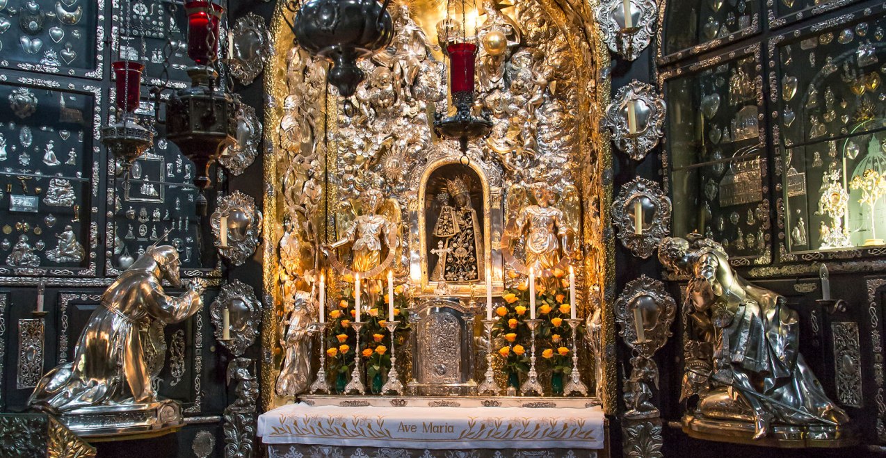 Die Schwarze Madonna in der Gnadenkapelle zu Altötting, © Inn-Salzach Tourismus Die Schwarze Madonna in der Gnadenkapelle zu Altötting, © Inn-Salzach Tourismus