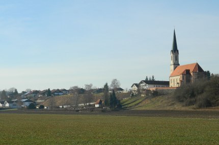 Kirche in Taufkirchen Landkreis Mühldorf a. Inn, © VG Kraiburg a. Inn Kirche in Taufkirchen Landkreis Mühldorf a. Inn, © VG Kraiburg a. Inn