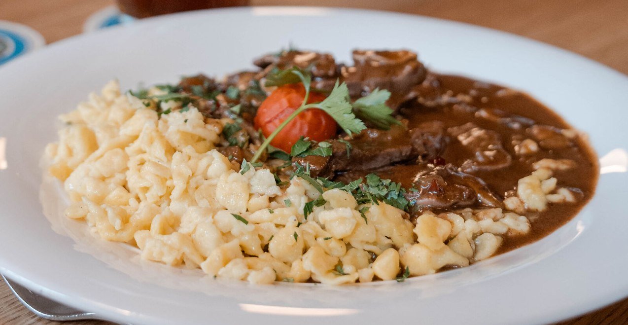 Hirschgeschnetzeltes mit Spätzle, © Inn-Salzach Tourismus Hirschgeschnetzeltes mit Spätzle, © Inn-Salzach Tourismus