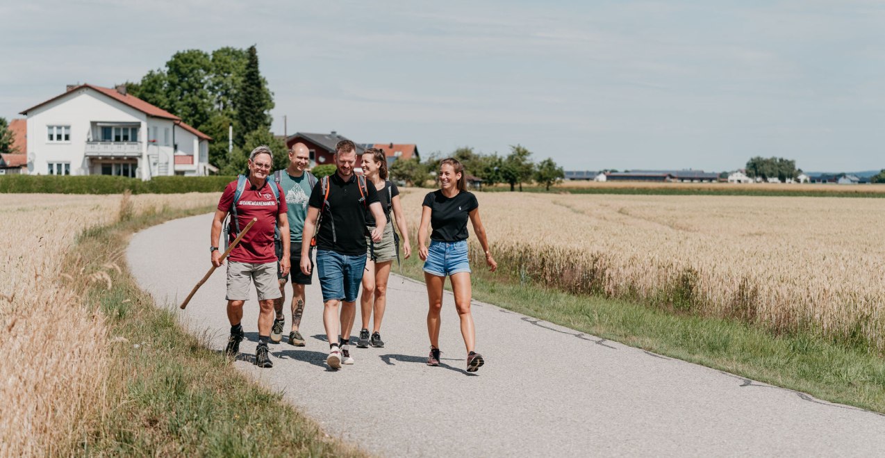 Bierwallfahrt nach Altötting Gruppenwanderung, © Tourismusverband Inn-Salzach Bierwallfahrt nach Altötting Gruppenwanderung, © Tourismusverband Inn-Salzach