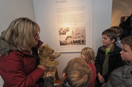 Kinderführung im Papstgeburtshaus, © Alfred Kleiner Kinderführung im Papstgeburtshaus, © Alfred Kleiner