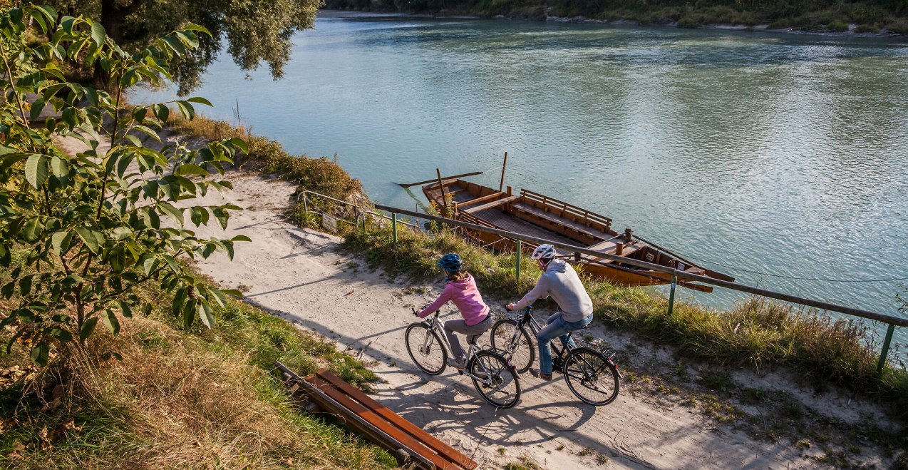 Innufer Mühldorf Radler, © Inn-Salzach Tourismus Innufer Mühldorf Radler, © Inn-Salzach Tourismus