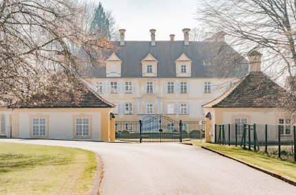 Schloss Frauenb&uuml;hl Fassade, &copy; Inn-Salzach Tourismus