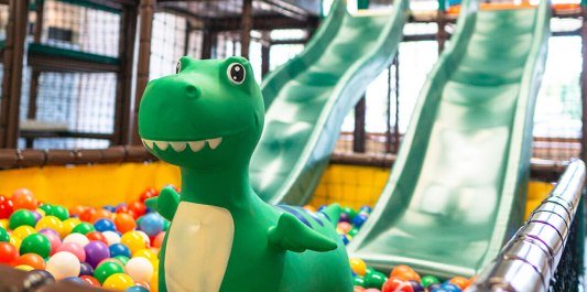 B&auml;llebad im Magic Kids MIALAND Waldkraiburg, &copy; Magic Kids MIALAND