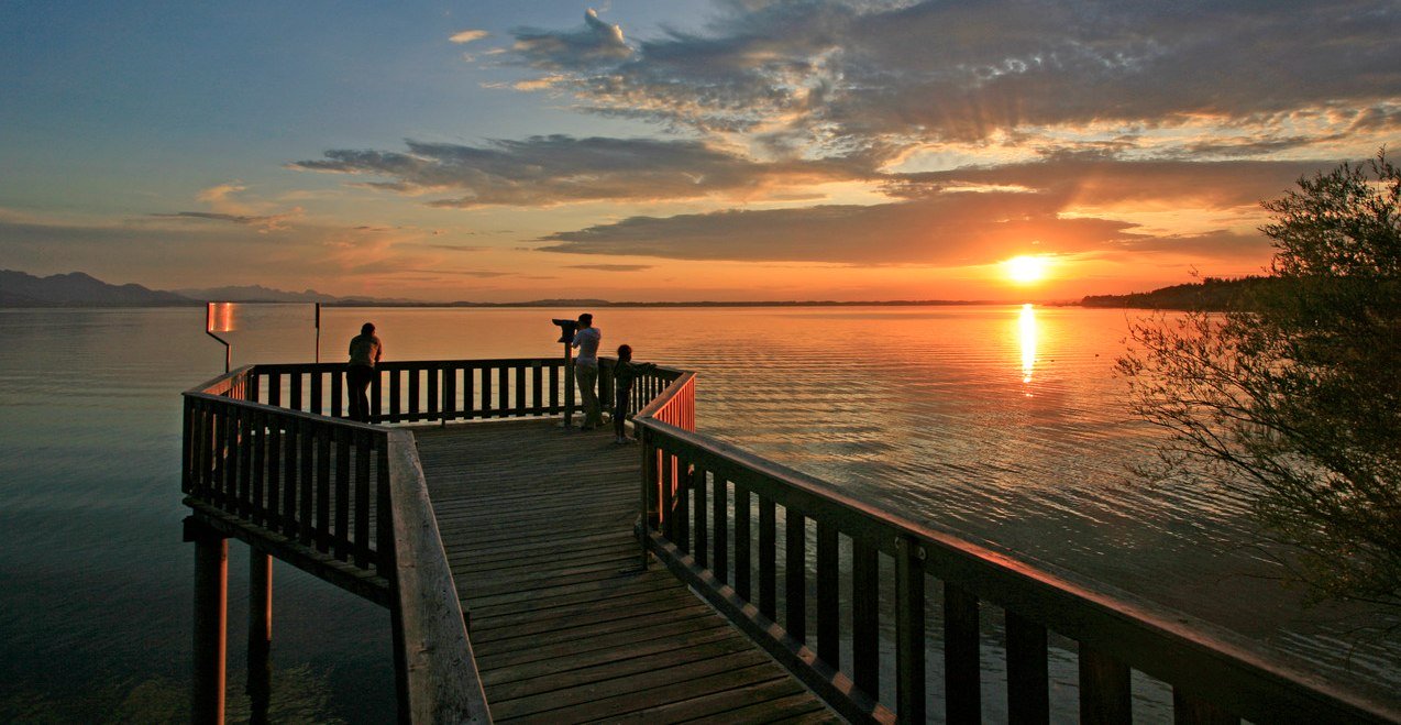 Chieming am Chiemsee bei Sonnenuntergang, &copy; Chiemgau Tourismus e.V.