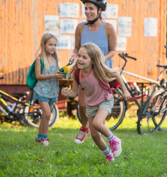 Kinder beim Toben, &copy; Inn-Salzach Tourismus