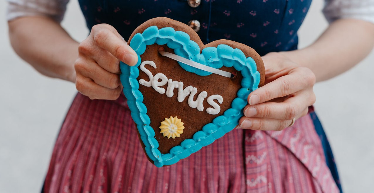 Lebkuchenherz und Dirndl, &copy; Inn-Salzach Tourismus