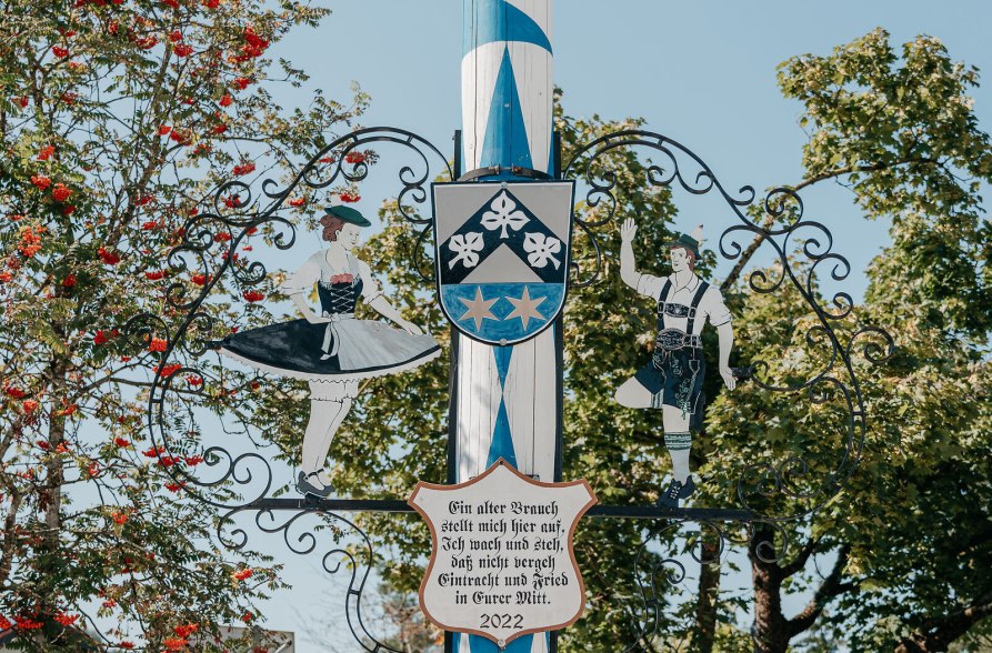Geschm&uuml;ckter Maibaum, &copy; Inn-Salzach Tourismus