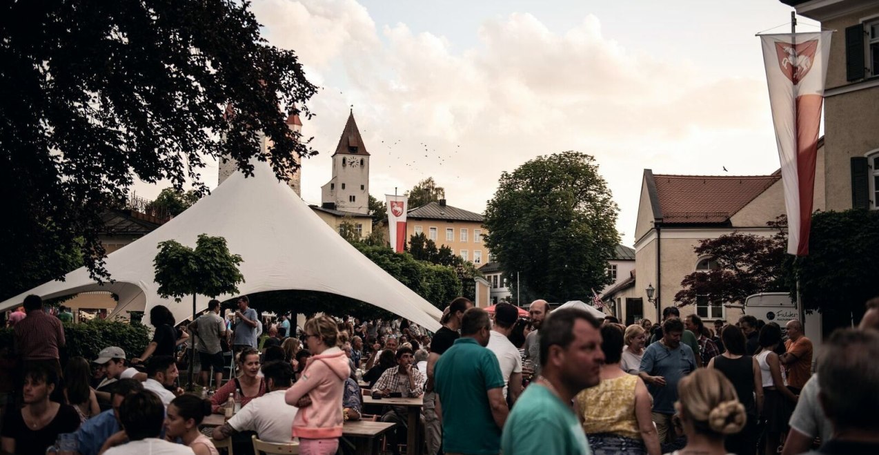 Haager Markt- und Stra&szlig;enfest mit vielen Besuchern, &copy; Markt Haag i. OB