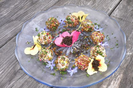 Blütenfrischkäsebällchen, © Inn-Salzach Tourismus
