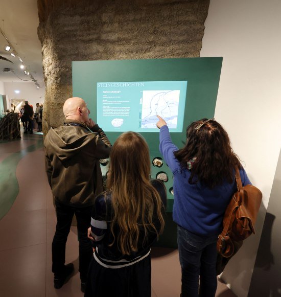 Besucher im Stadtmuseum Burghausen, &copy; Stadtmuseum Burghausen
