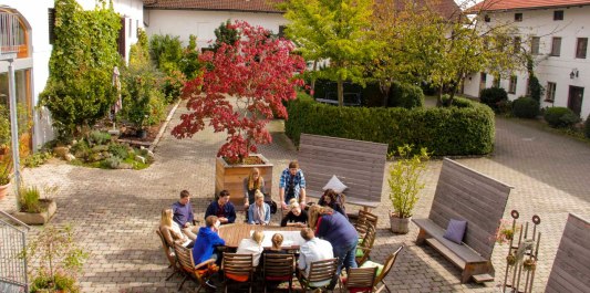Der Innenhofgarten des Schreinerhofes in Mühldorf am Inn