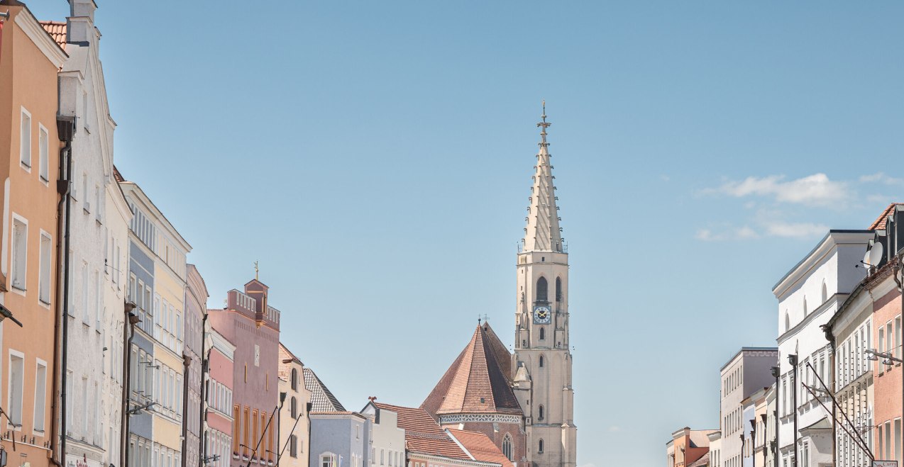 Stadtplatz mit Kirche Neu&ouml;tting, &copy; Inn-Salzach Tourismus