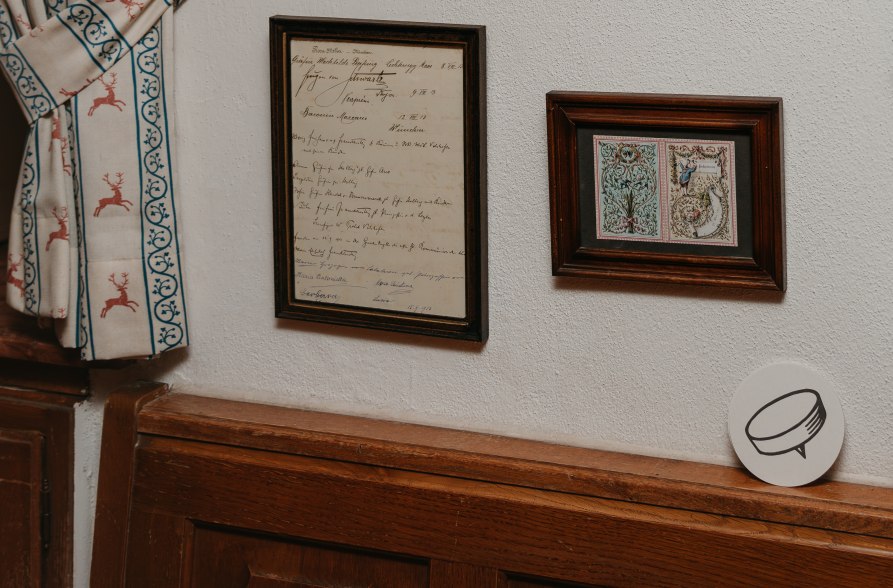 Das Altöttinger Plattenzimmer im ehemaligen Hotel Scharnagl, © Tourismusverband inn-salzach