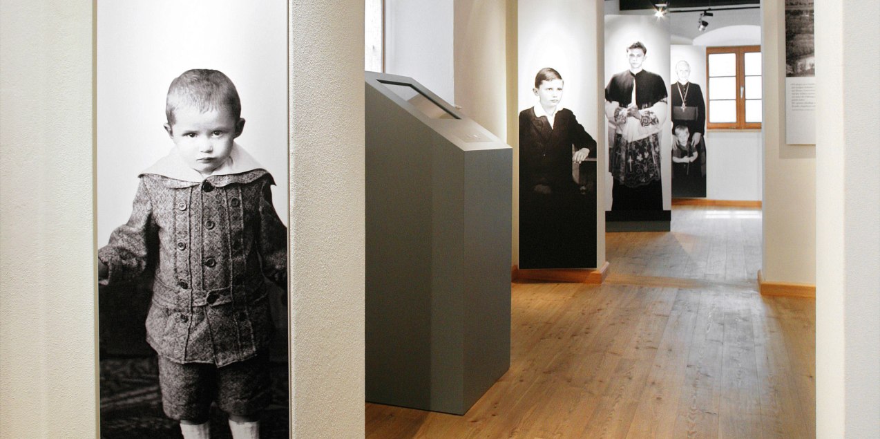 Papstgeburtshaus in Marktl mit Ausstellung, &copy; Dionys Asenkerschbaumer