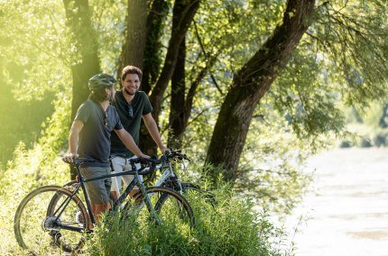 Radler an der Salzach, © Inn-Salzach Tourismus