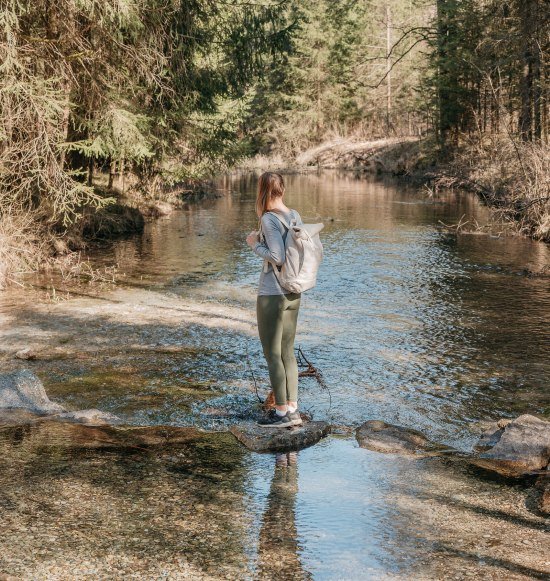 Brunnbach &uuml;berqueren im Naturschutzgebiet Untere Alz, &copy; Inn-Salzach Tourismus