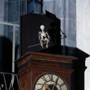 Der ber&uuml;hmte &bdquo;Tod von Eding&ldquo; auf der Standuhr in der Stiftskirche St. Philippus und Jakobus, &copy; H. Heine