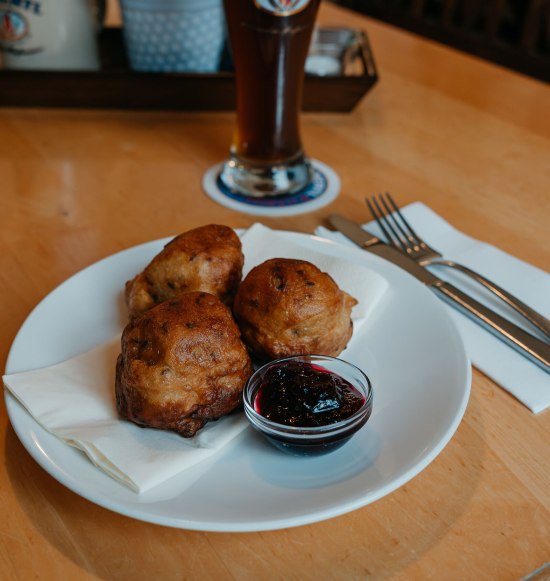 Hauberlinge im Bräustüberl Unertl Haag, © Inn-Salzach Tourismus