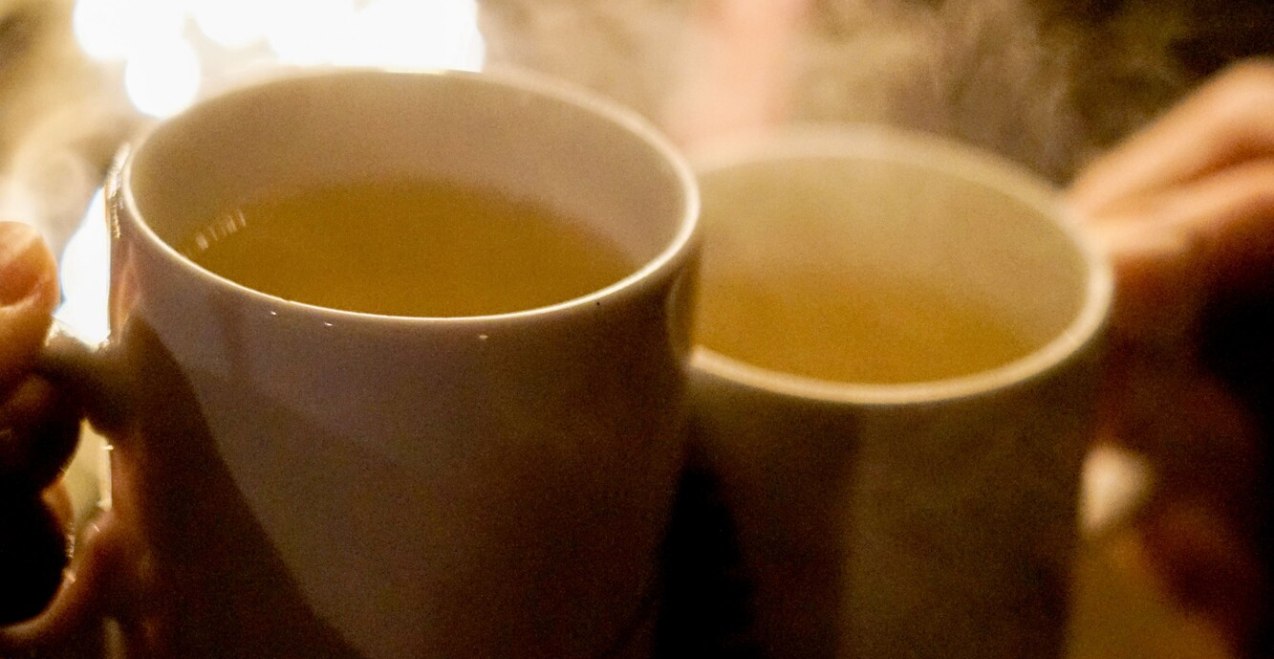 Gl&uuml;hweintrinken am Christkindlmarkt, &copy; Inn-Salzach Tourismus