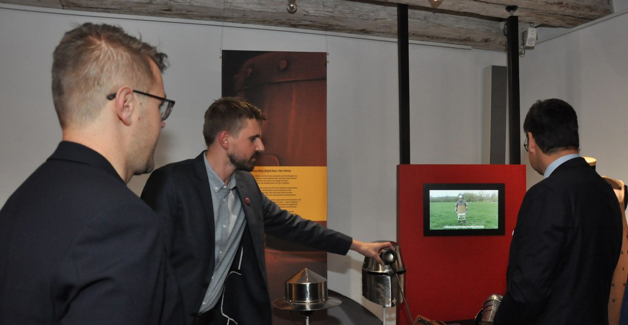 Männer bei einer Führung im Geschichtszentrum und Museum Mühldorf a. Inn, © Geschichtszentrum Mühldorf